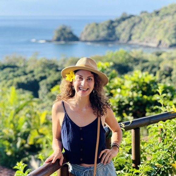 Meet your Posher, Meredith - Picture 1 of 1